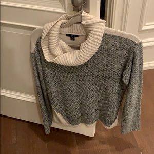 Scoop neck sweater